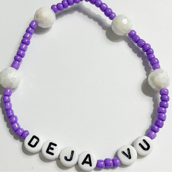 Olivia Rodrigo Friendship Bracelet Deja Vu - Picture 2 of 2